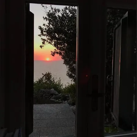 Sea Symphony. Unbeatable Location! アパート *